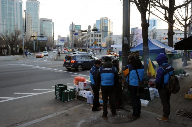 [뉴스래빗TV] '영하 10도'에 대처하는 서울시 공무원의 자세