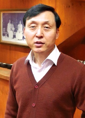 커피박물관 운영 실습 중인 김태준씨, 