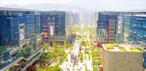 전국 75개 기초시 중 ‘가장 기업하기 좋은 도시’로 선정된 경기 성남시의 판교테크노밸리 전경. 한경DB 