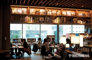'맞춤형 책 추천' 이와타 서점의 기적