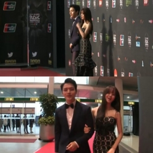 &#39;2015 MAMA&#39; 레드카펫 여진구-김소현 등장, 팔짱끼고 &#39;특급 케미&#39; 과시