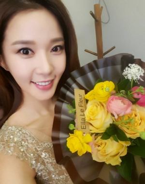 &#39;MBC 연예대상&#39; 레이양, 대기실 꽃다발 인증 &#34;미리 축하합니다&#34;