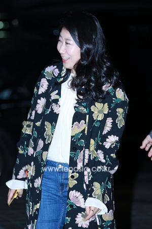 [TENPHOTO]라미란, 호피 벗고 꽃무늬 입은 치타여사 (응답하라1988 종방연)