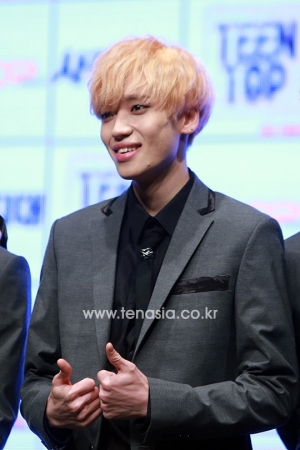 [TENPHOTO] 틴탑 니엘, 못 본새 남자로 돌아왔네 (레드 포인트)