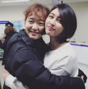 &#39;치즈인더트랩&#39; 박민지, 김고은과 격한 포옹 &#34;내 싸랑 호옹&#34;