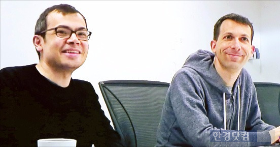 알파고를 개발한 데미스 하사비스 구글 딥마인드 창업자(왼쪽)와 데이비드 실버 연구총괄. / 한경 DB