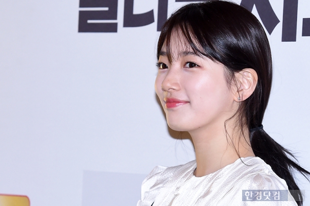 [HEI포토] 수지, '남자들 반하게 만드는 매력적인 미소~'