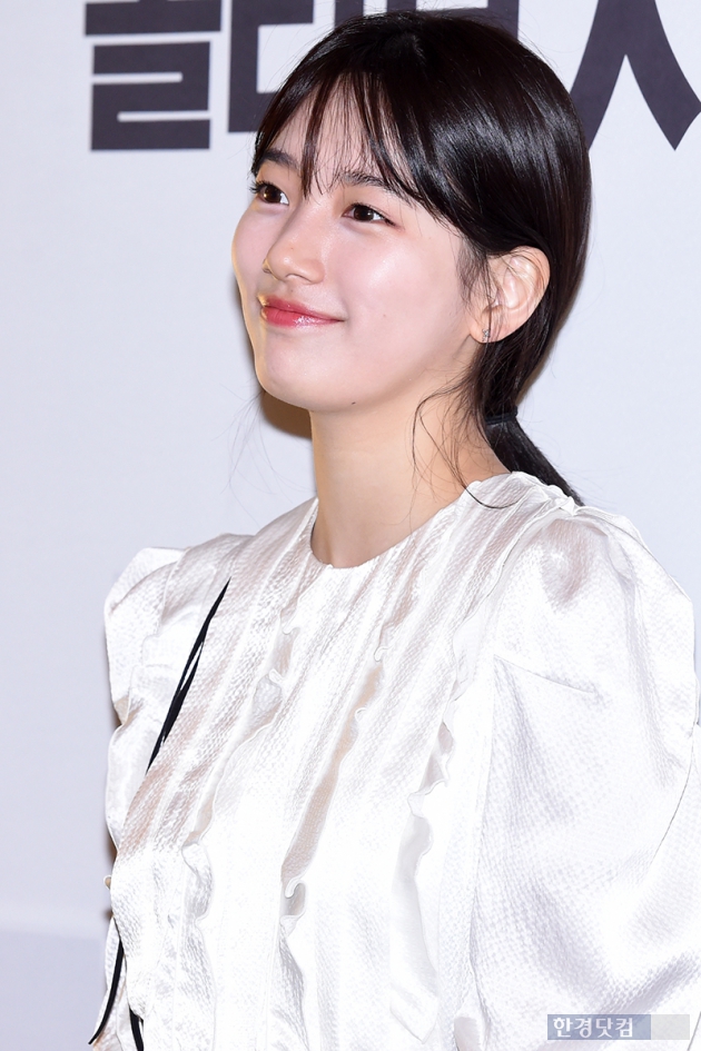 [HEI포토] 수지, '입가에 미소만 지어도 男心 흔들~'