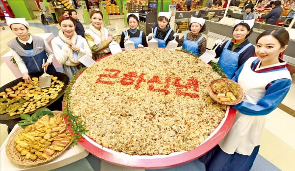 [세계문화사 '콕 찌르기'] 정확한 역법은 옛날 임금의 통치력 상징…양력설 1896년 도입·음력설과 충돌하다