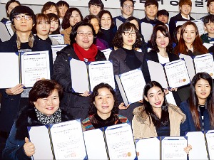 [BIZ Insight] "경제교육 봉사하러 갔다가 더 많이 배우고 왔죠"