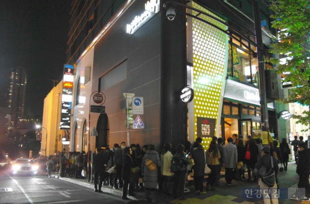 교촌치킨이 지난해 12월9일 일본 도쿄 시내 중심가 롯폰기(六本木)에 264㎡(80평) 규모의 일본 1호점을 열었다. (자료 = 교촌치킨)