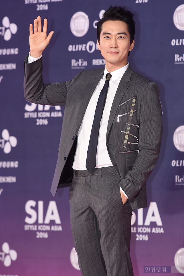 [HEI포토] 송승헌, '팬들을 향한 부드러운 미소~' (SIA 2016)