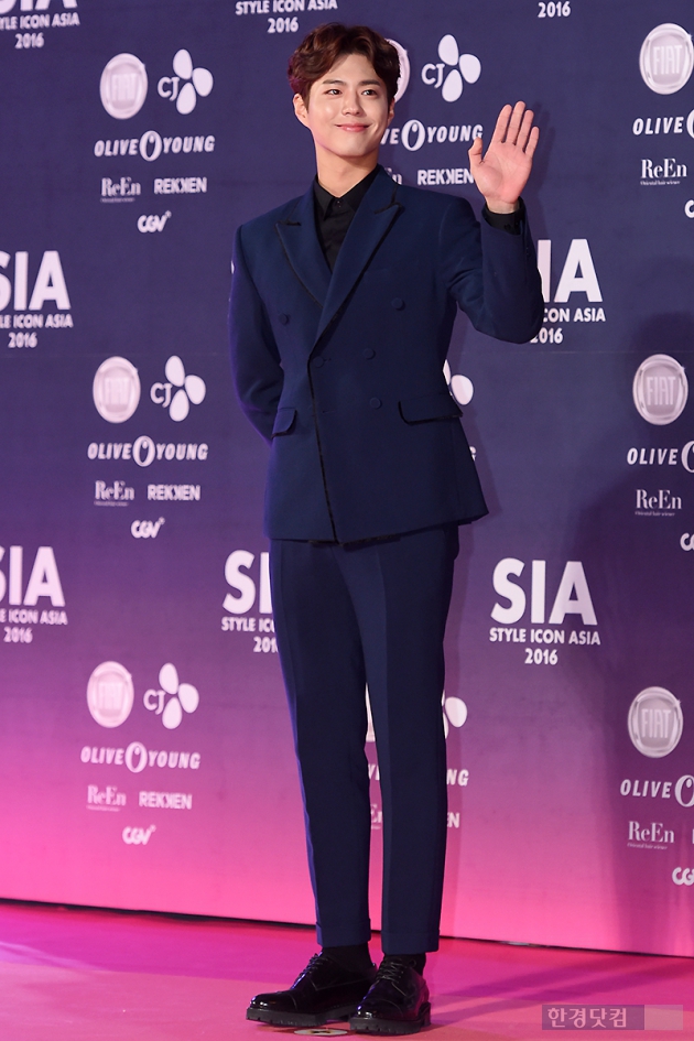 [HEI포토] 박보검, '팬들 향해 멋진 손인사~' (SIA 2016)