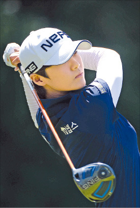 박성현이 27일(한국시간) 미국 캘리포니아주 칼스배드에서 열린 LPGA 투어 KIA클래식 3라운드 2번홀에서 티샷을 하고 있다. 연합뉴스