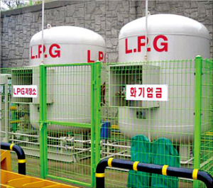 기존 LPG 용기를 대체한 저장탱크.