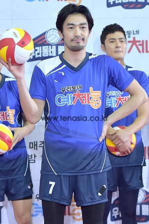 [TEN PHOTO] 오타니료헤이, 오사카 대표 배구선수 출신의 여유(우리동네 예체능)