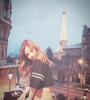 소녀시대 티파니, 반짝이는 파리 일상 공개 &#39;모델 포스&#39;