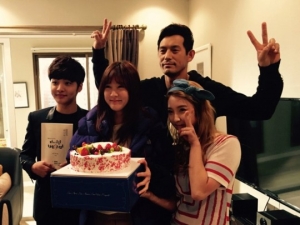 &#39;마이 리틀 베이비&#39; 이수경, 촬영장서 생일파티 &#39;화기애애&#39;