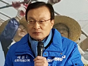 불명예 퇴진 위기 이해찬, 무소속 배수진…"잠시 떠난다"