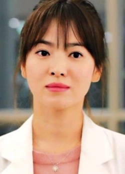 '태양의 후예' 송혜교 목걸이 대박…로만손, 사명도 제이에스티나로 바꾼다