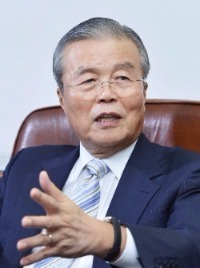김종인 대표가 "호남참패는 인과응보"라며 반성했다. / 한경DB