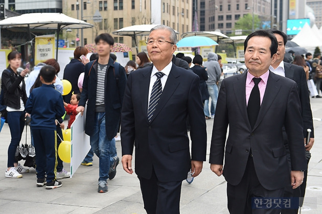 [포토] 세월호 분향소 찾은 김종인 대표-정세균 의원