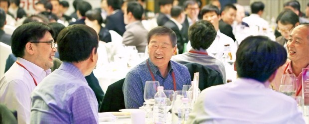 'LG혁신한마당'…구본무 LG그룹 회장 "판을 바꿀 수 있는 도전적 목표 세워라"