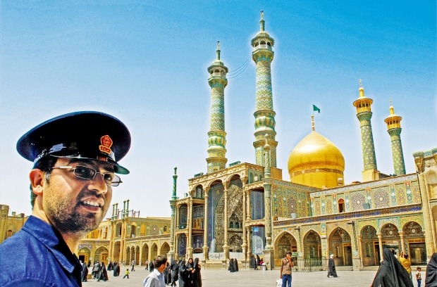  이란의 종교가이자 정치가였던 호메이니의 고향 '곰'의 모스크
 