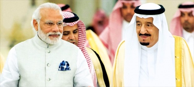 사우디 국왕 만난 인도 총리