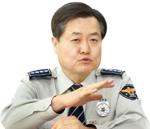 [경찰팀 리포트] "대테러 방지 업무 강화…명동선 '피케팅 순찰'로 범죄 예방"