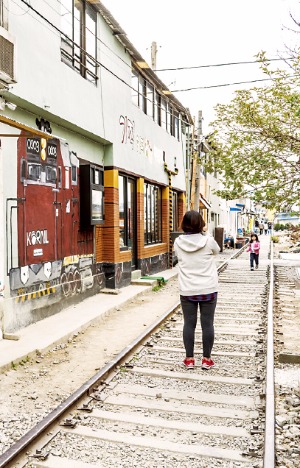 전북 군산의 경암동 철길마을  