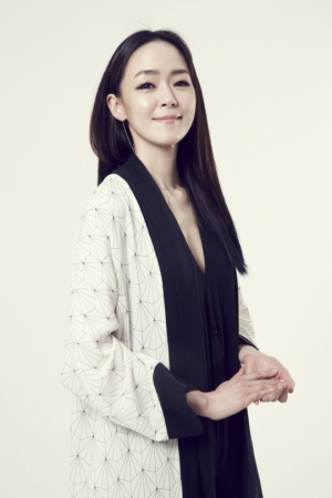 자우림 김윤아, 신곡 '키리에'로 6년 만에 솔로 컴백