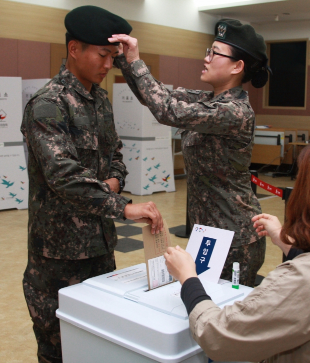 베레모 각 잡고 투표합니다