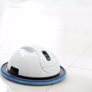 파인로보틱스 물걸레 전용 로봇 청소기 '티웨이 아이센스'