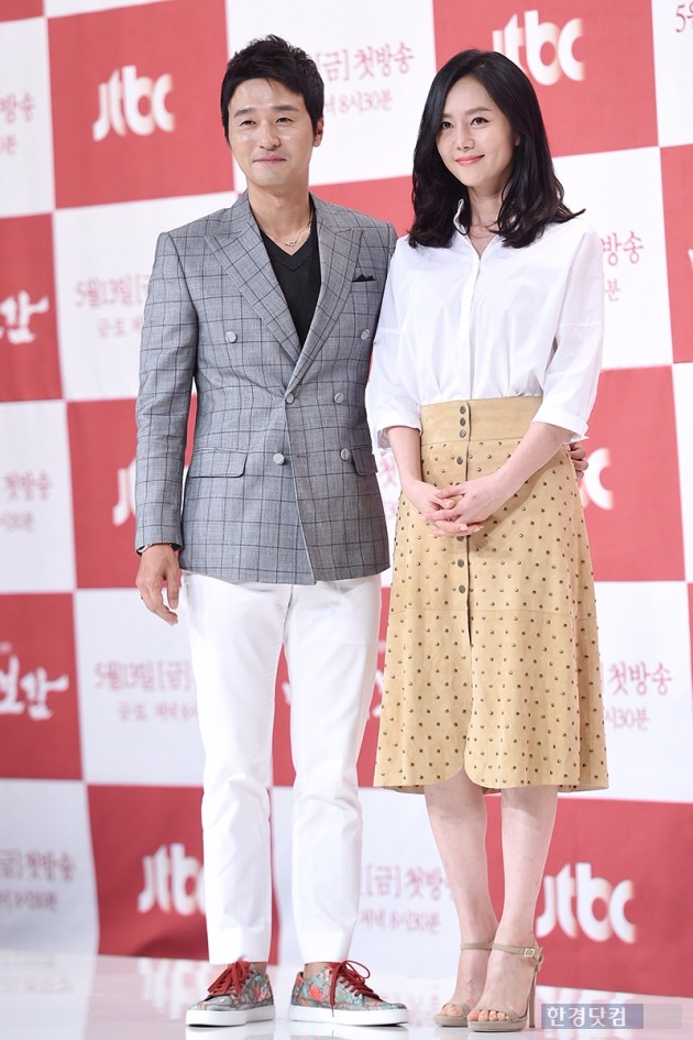 [HEI포토] 이성재-염정아, '중년 커플 케미 기대해 주세요~'