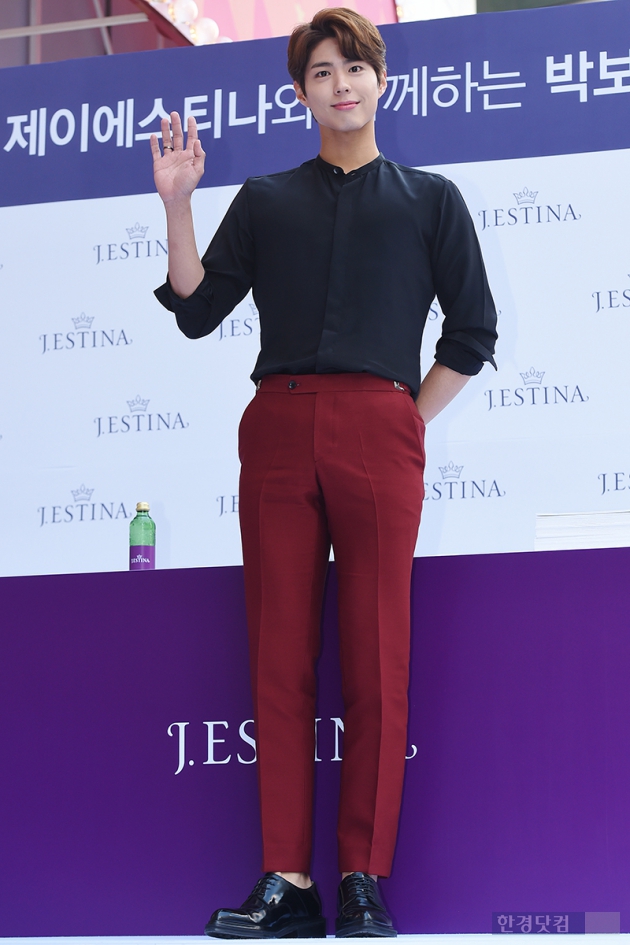 [HEI포토] 박보검, '손바닥만한 얼굴'