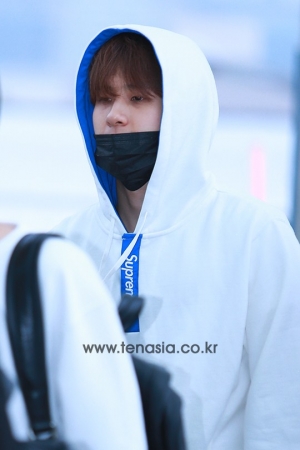 [TEN PHOTO] 비원에이포 신우, 이른아침 출국에 잔뜩 피곤한 모습