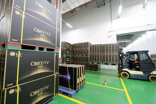 LG전자 구미사업장에서 생산된 올레드 TV가 출하되고 있다./제공 LG전자
