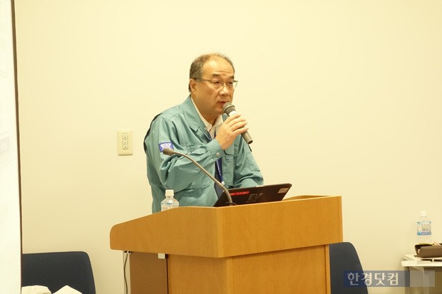 오타니 마사시 PEVE 기술관리부장이 오모리 공장을 설명하고 있다. (사진=도요타 제공)