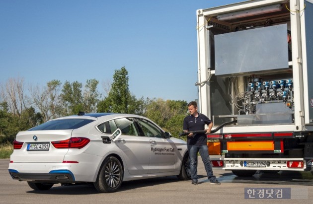 BMW 자동차의 수소연료전지구동시스템 장면. (사진=BMW코리아 제공)