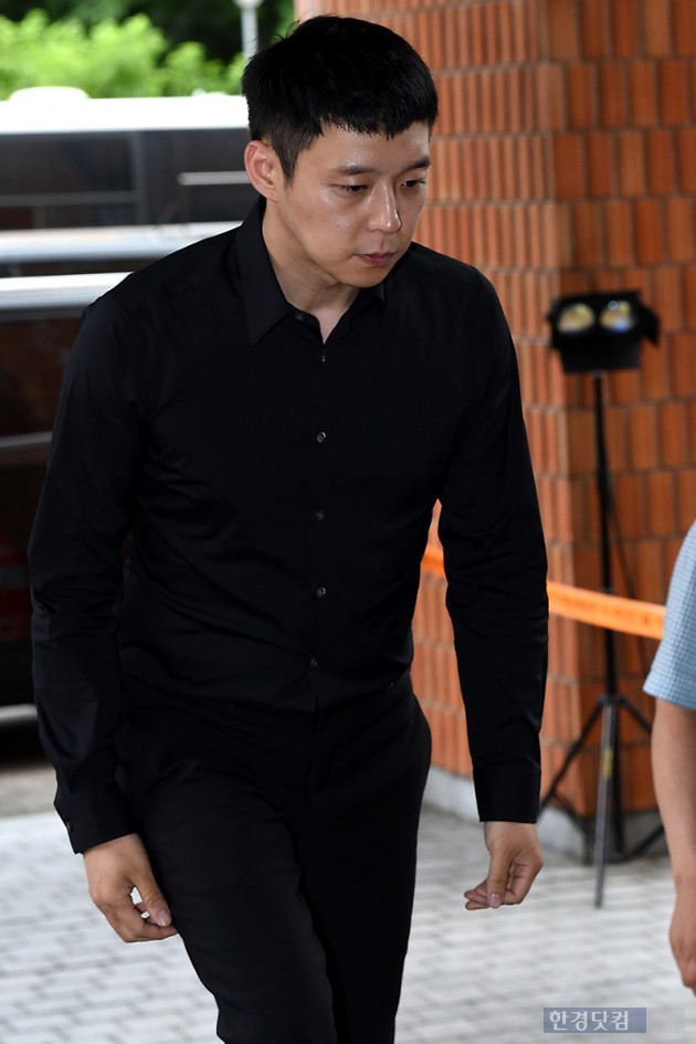 [HEI포토] 박유천, '조심스러운 모습으로 출석'