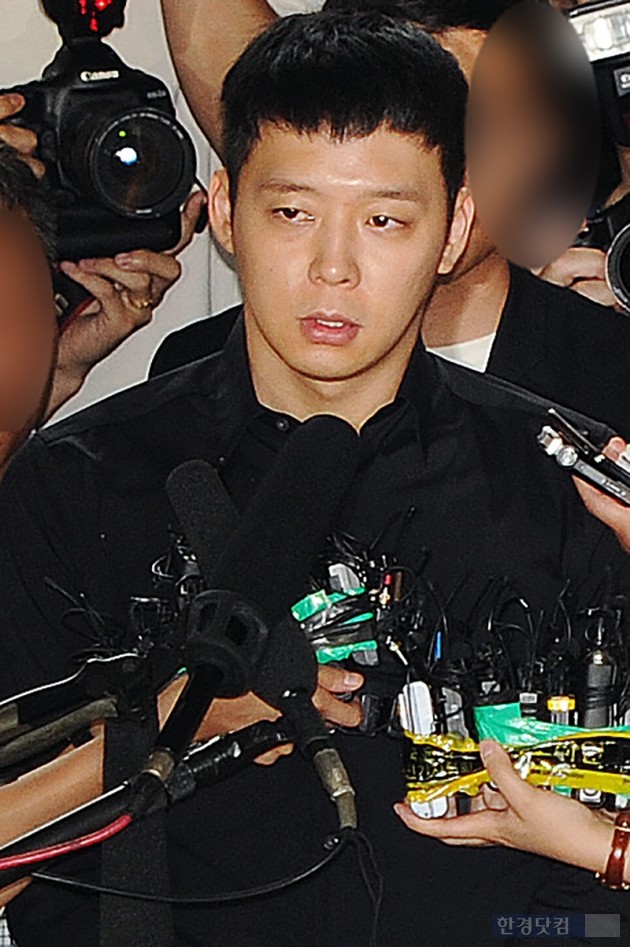 [HEI포토] 박유천, '초점 잃은 눈빛'