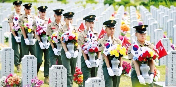 호국영령의 넋을 기리며…