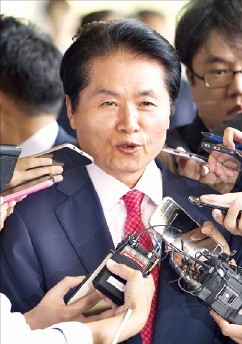 불법 선거운동 혐의 김병원 농협회장 검찰 출석