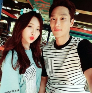 &#39;연극이 끝나고 난 뒤&#39; 걸스데이  유라, 안보현과 다정한 투샷