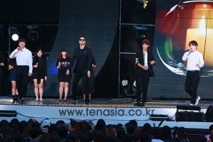 [TEN PHOTO] 김태우 세븐틴, 연차를 뛰어넘은 하모니 (고맙습니다 콘서트)