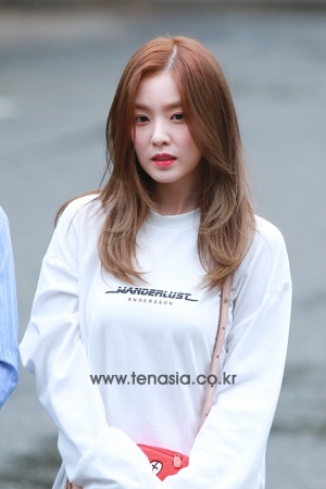 [TEN PHOTO] 레드벨벳 아이린, 예쁘다 예뻐 (뮤직뱅크 출근길)