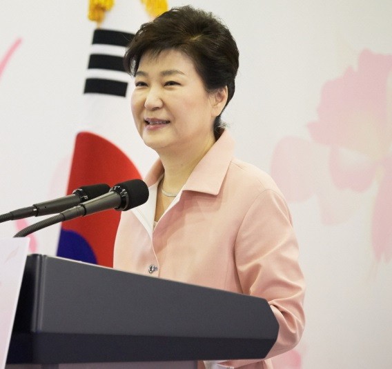 박근혜 대통령 "비난·저항에 흔들리면 나라 불안"