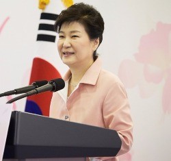 박근혜 대통령, 판교 창조경제밸리 방문…"창업으로 성장 이뤄야"