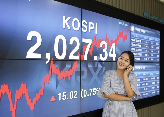 코스피, 연중 최고치 새로 썼다…삼성전자 1.86%↑